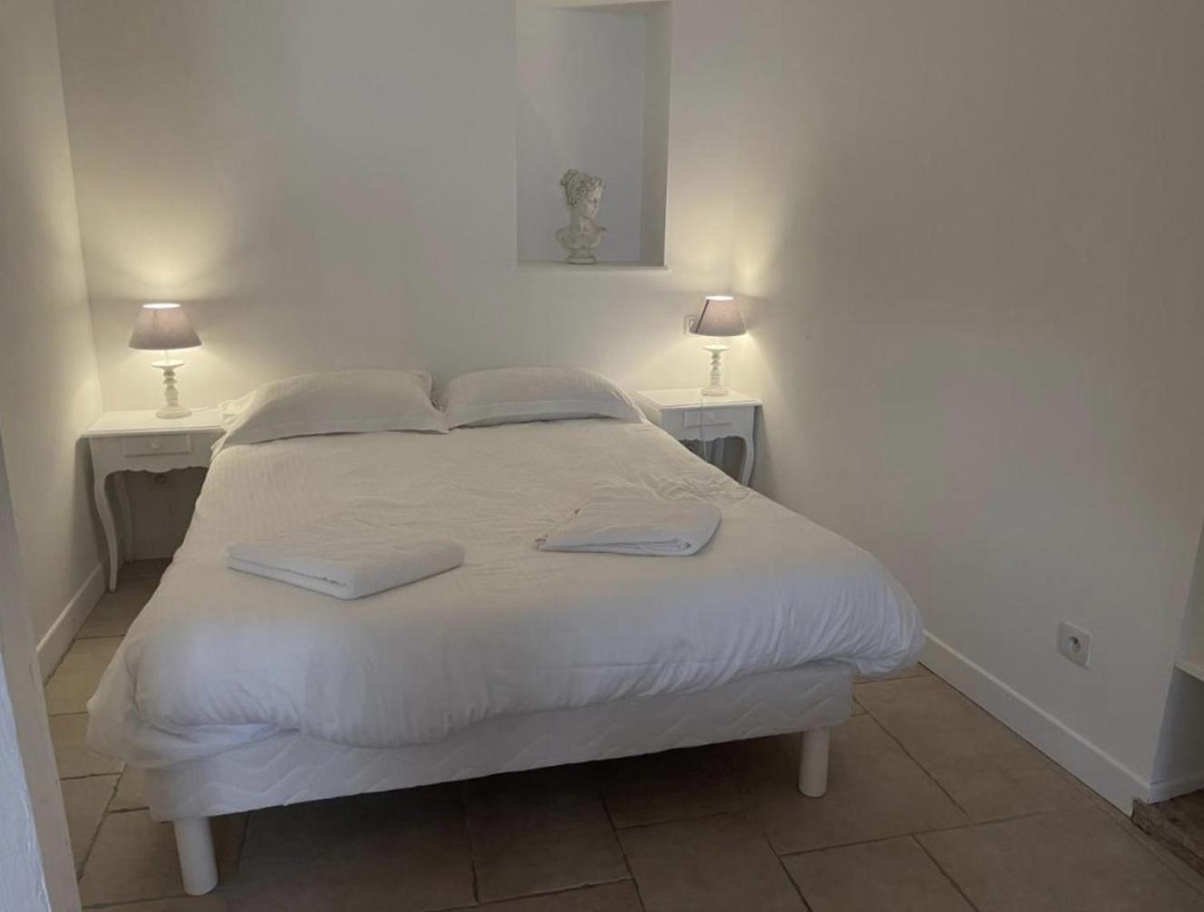 Batisse Paradis- 3 Appartements Calmes Et Elegants Au Centre Historique De Beaune Beaune  Pokoj fotografie