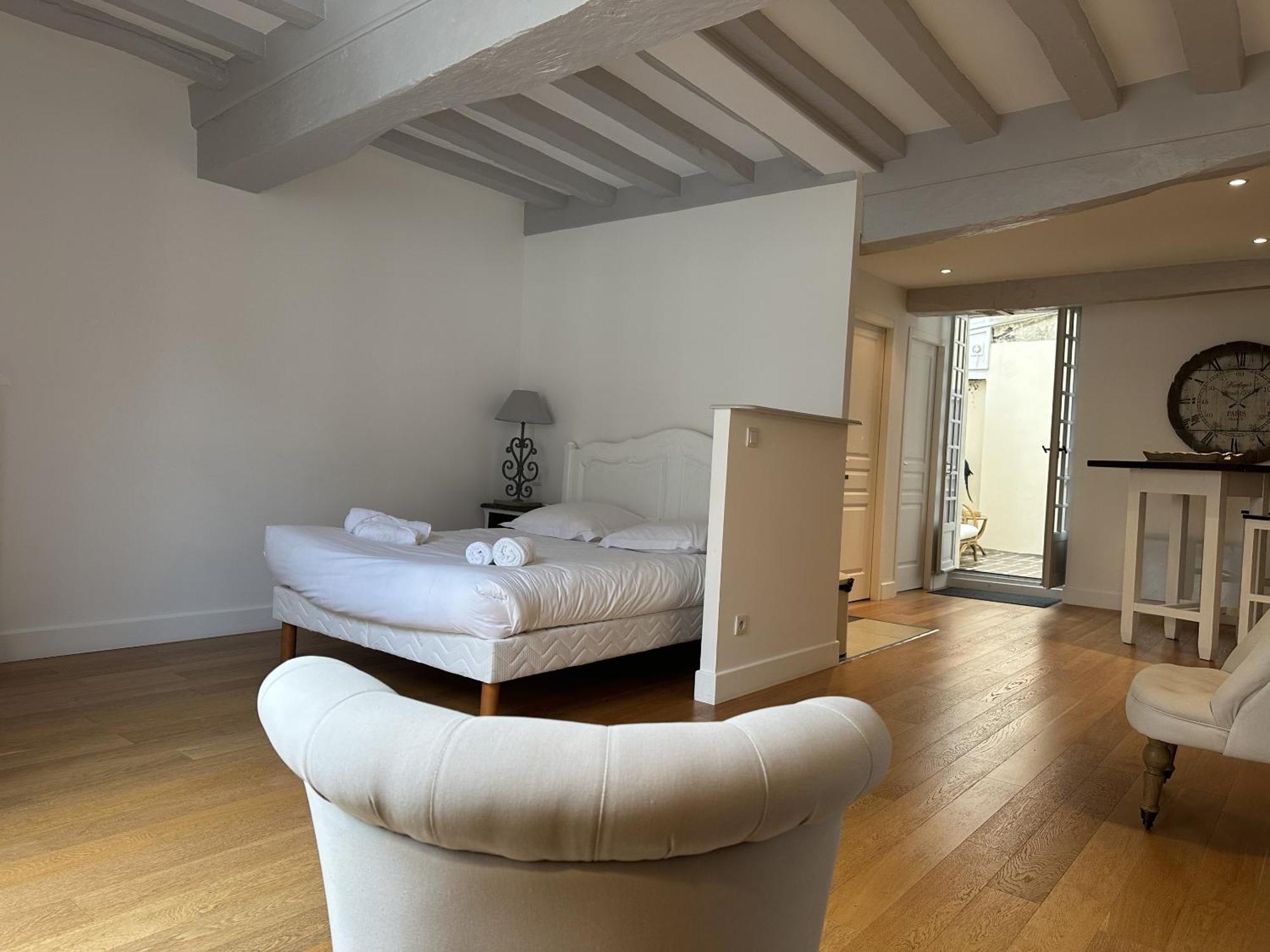 Batisse Paradis- 3 Appartements Calmes Et Elegants Au Centre Historique De Beaune Beaune  Pokoj fotografie