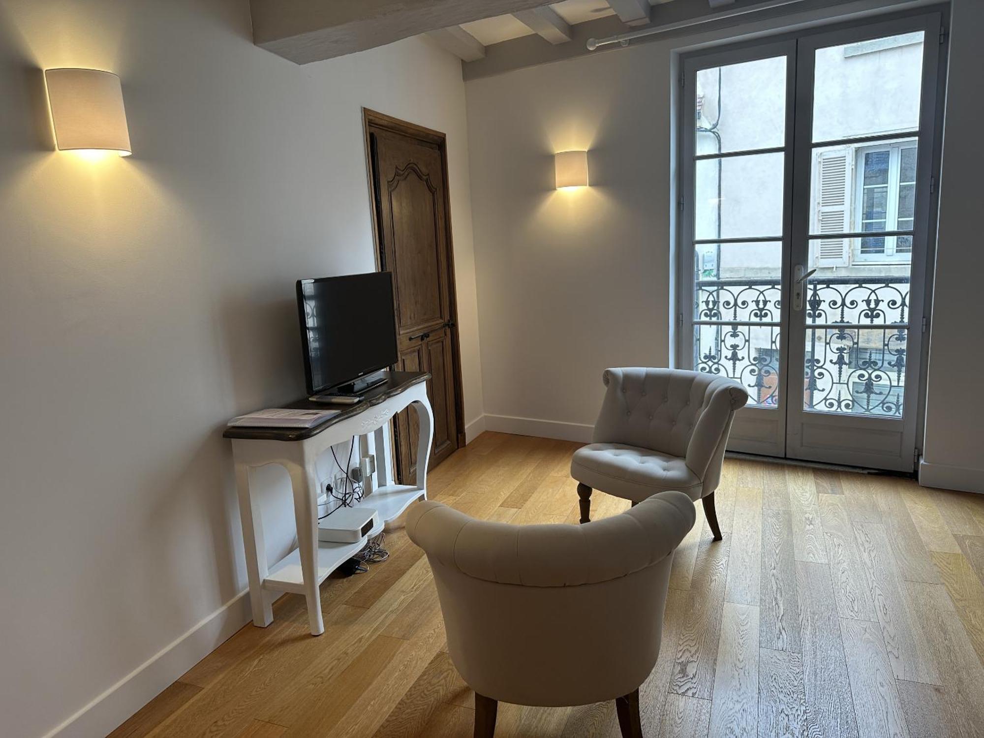 Batisse Paradis- 3 Appartements Calmes Et Elegants Au Centre Historique De Beaune Beaune  Pokoj fotografie