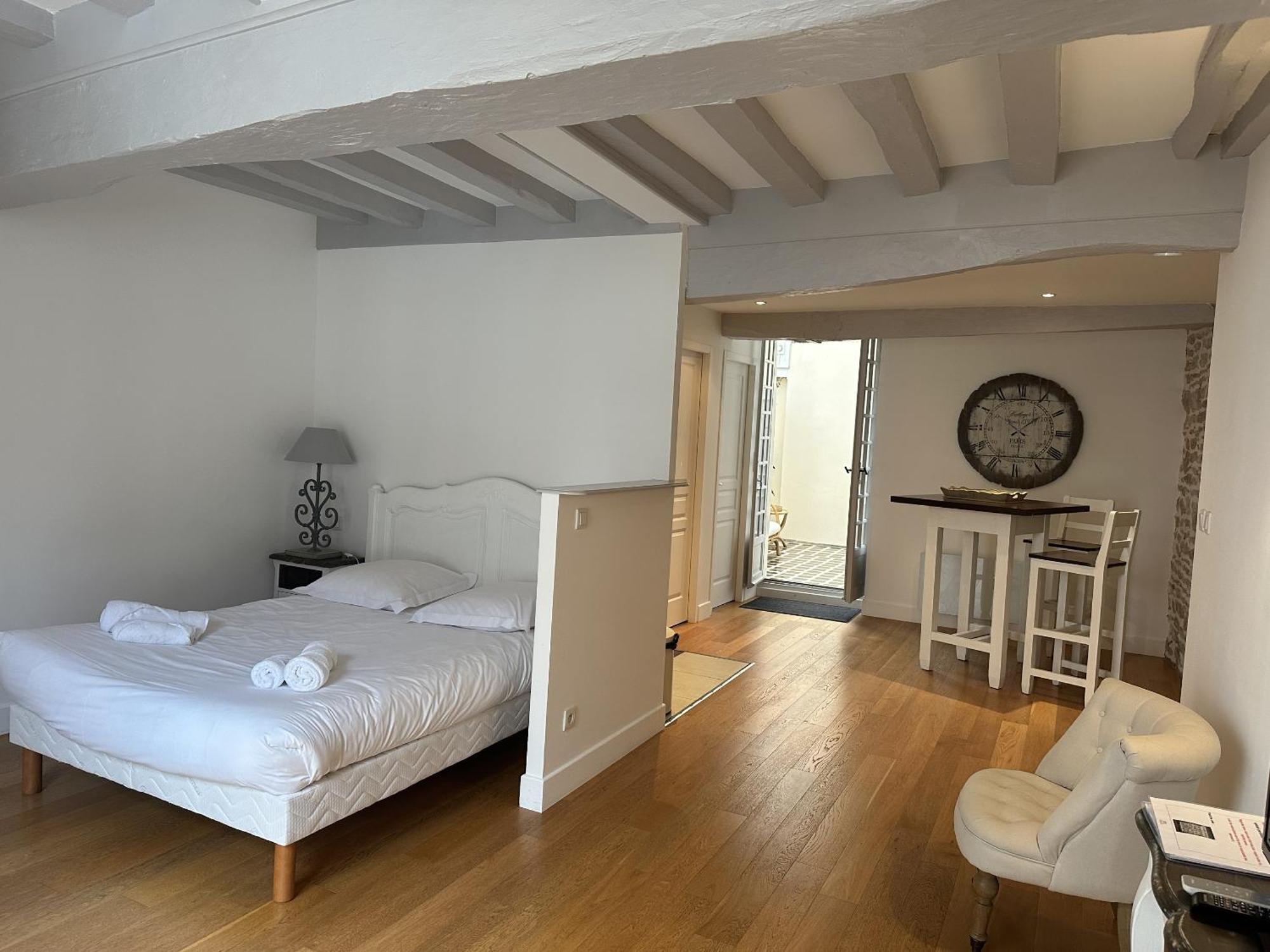 Batisse Paradis- 3 Appartements Calmes Et Elegants Au Centre Historique De Beaune Beaune  Pokoj fotografie