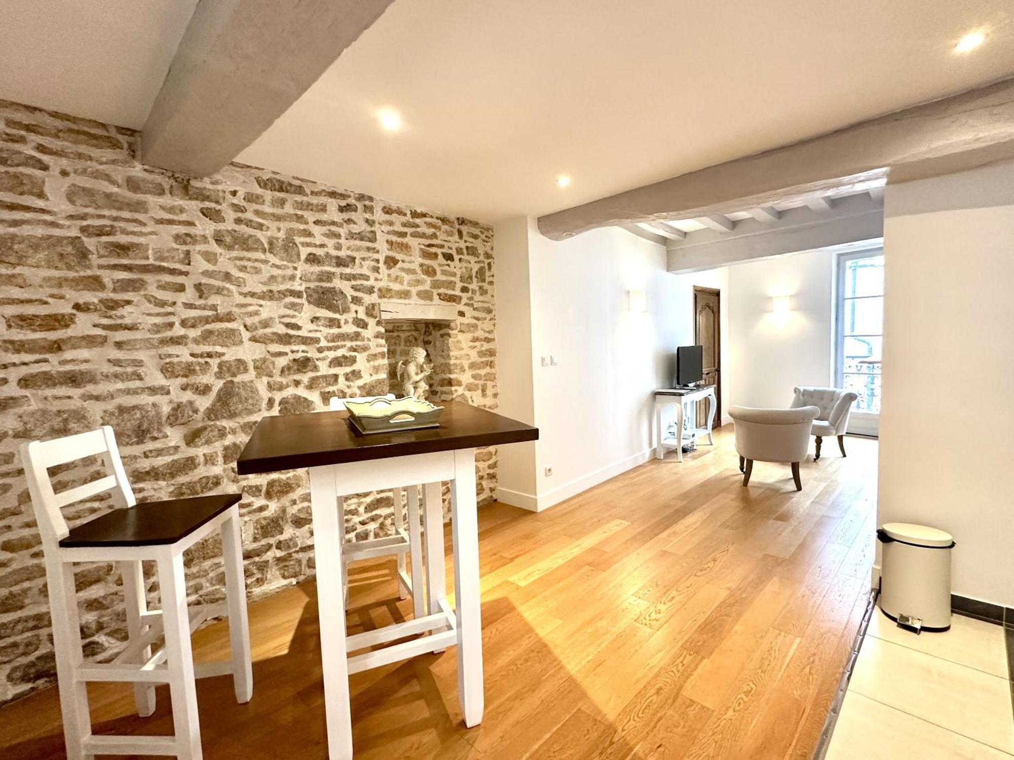 Batisse Paradis- 3 Appartements Calmes Et Elegants Au Centre Historique De Beaune Beaune  Exteriér fotografie